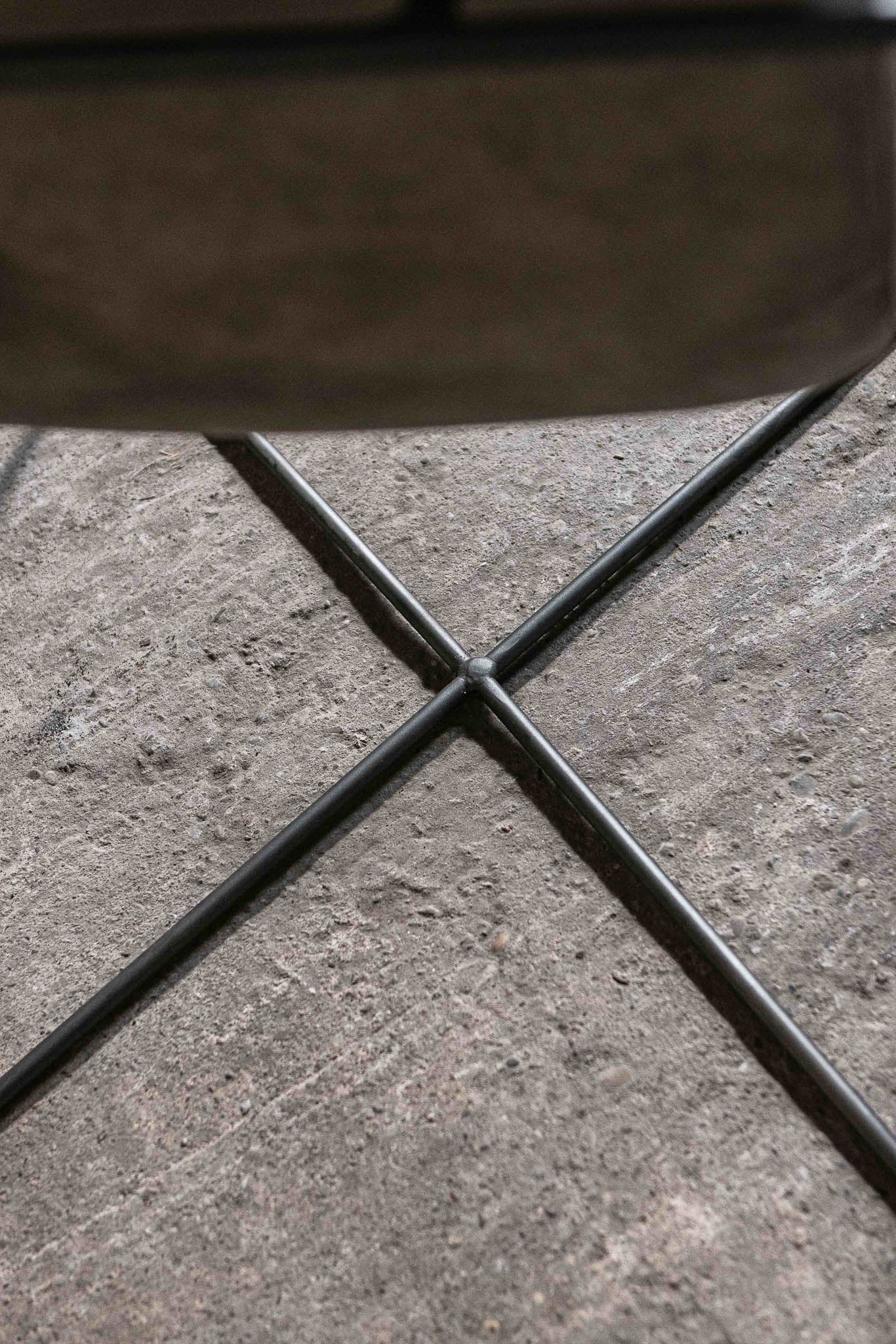 Designstuhl Sinatra aus Leder in Grau