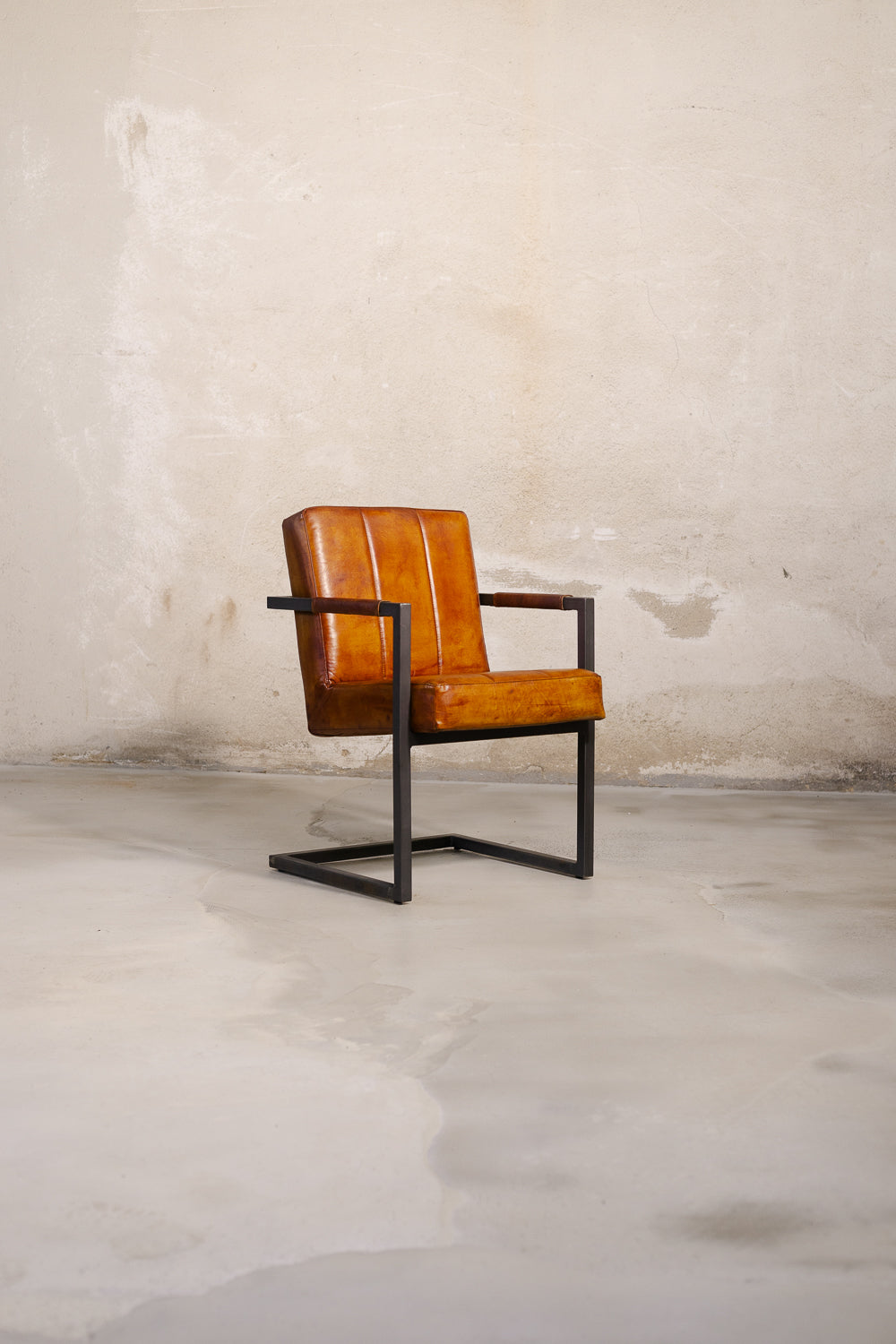 Basie Stuhl COOPER – Eckig - Klassisch Cognac