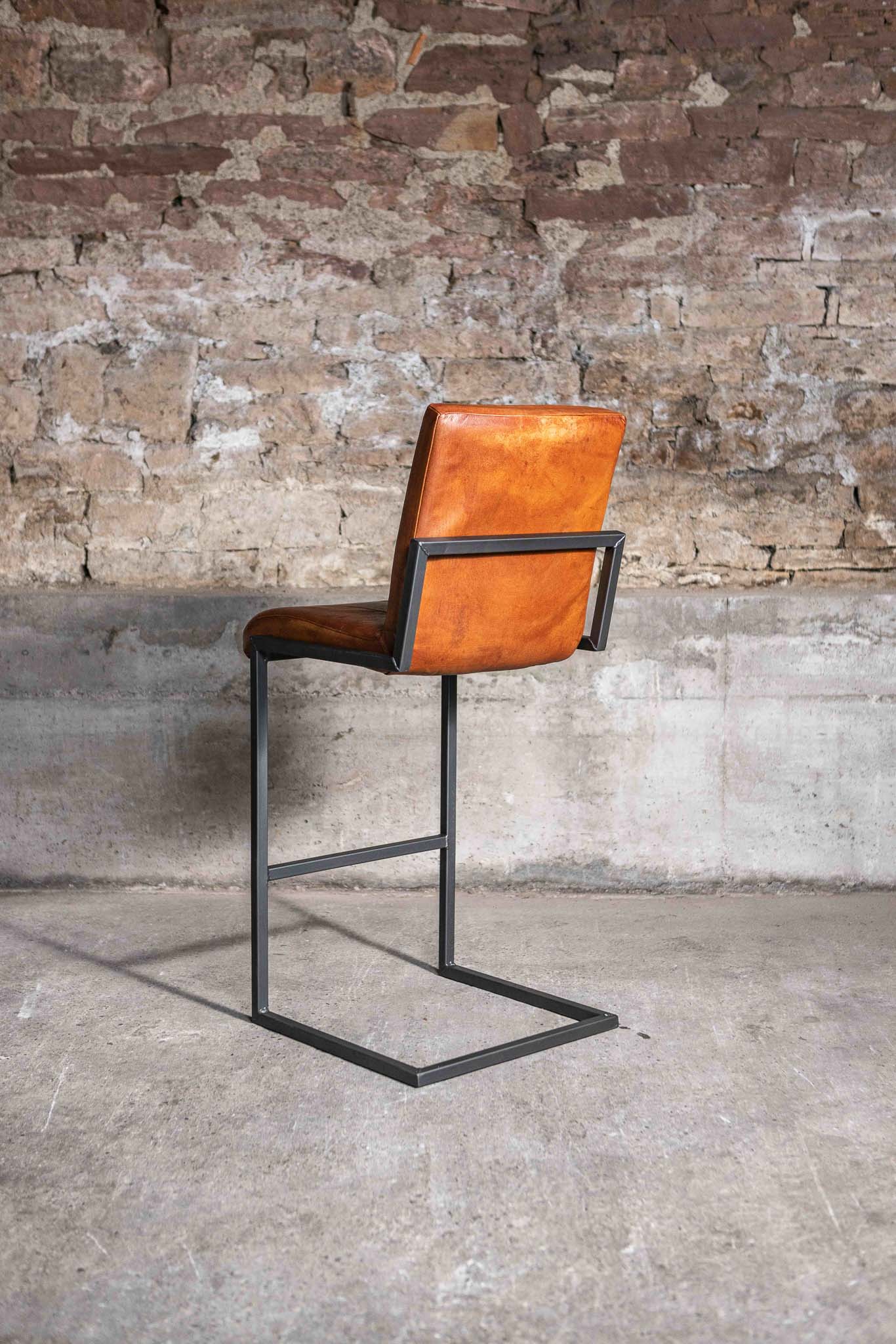 Barhocker COOPER aus Leder in Cognac