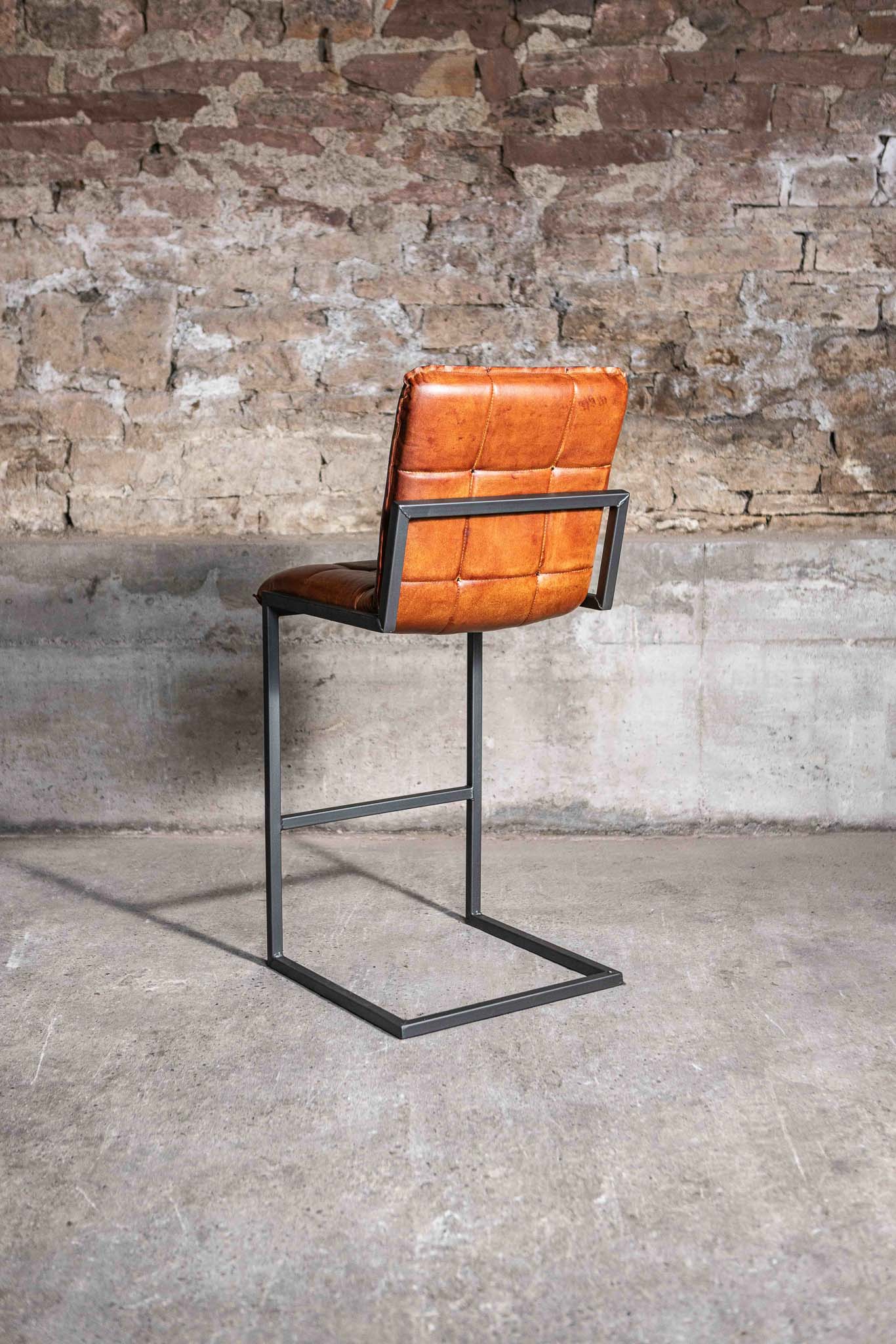 Barhocker GOODMAN aus Leder in Cognac