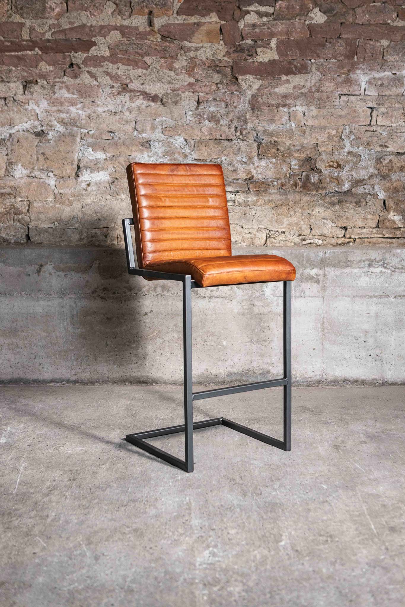 Barhocker SINATRA aus Leder in Cognac