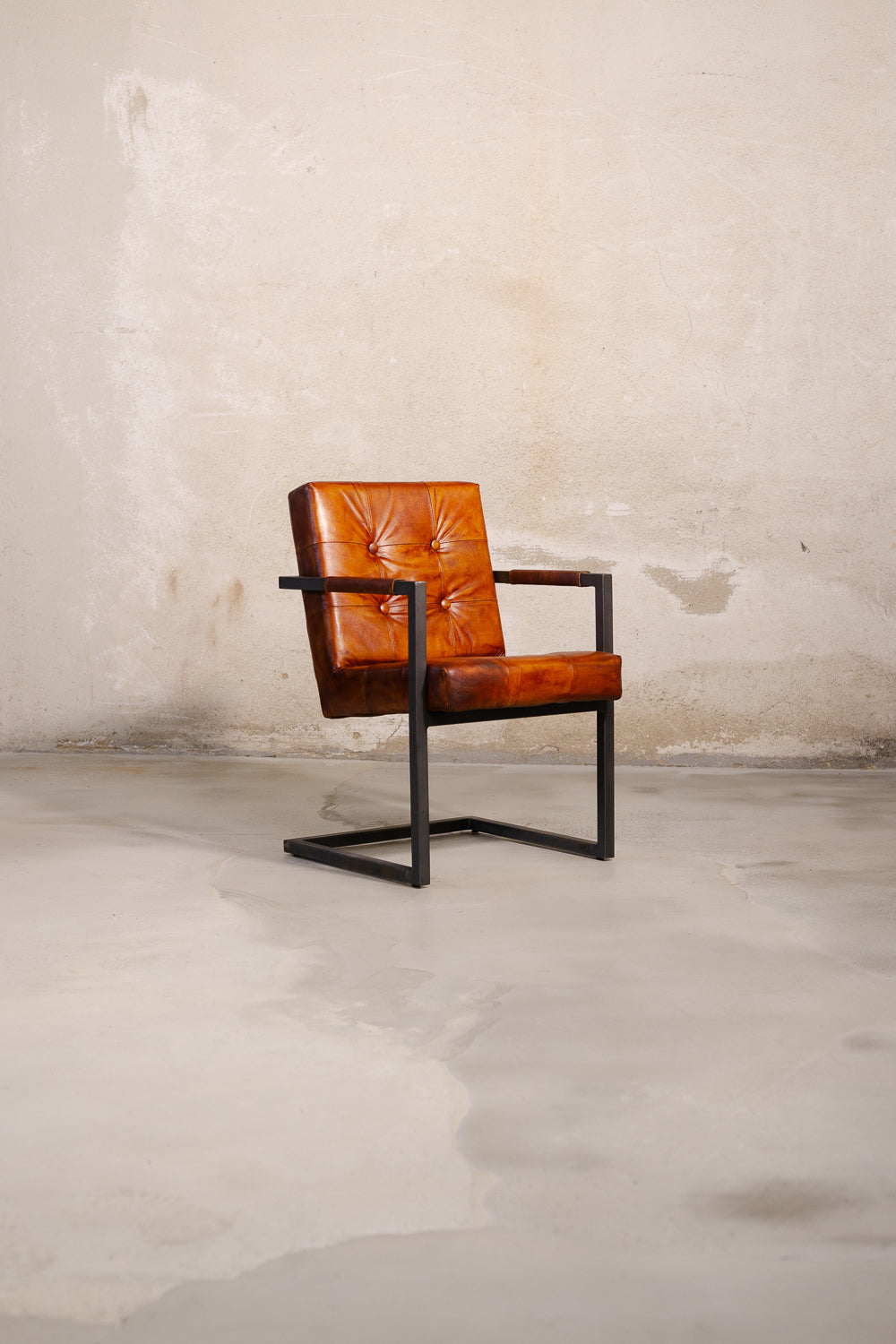 Basie Stuhl CHESTER – Eckig - Klassisch Cognac