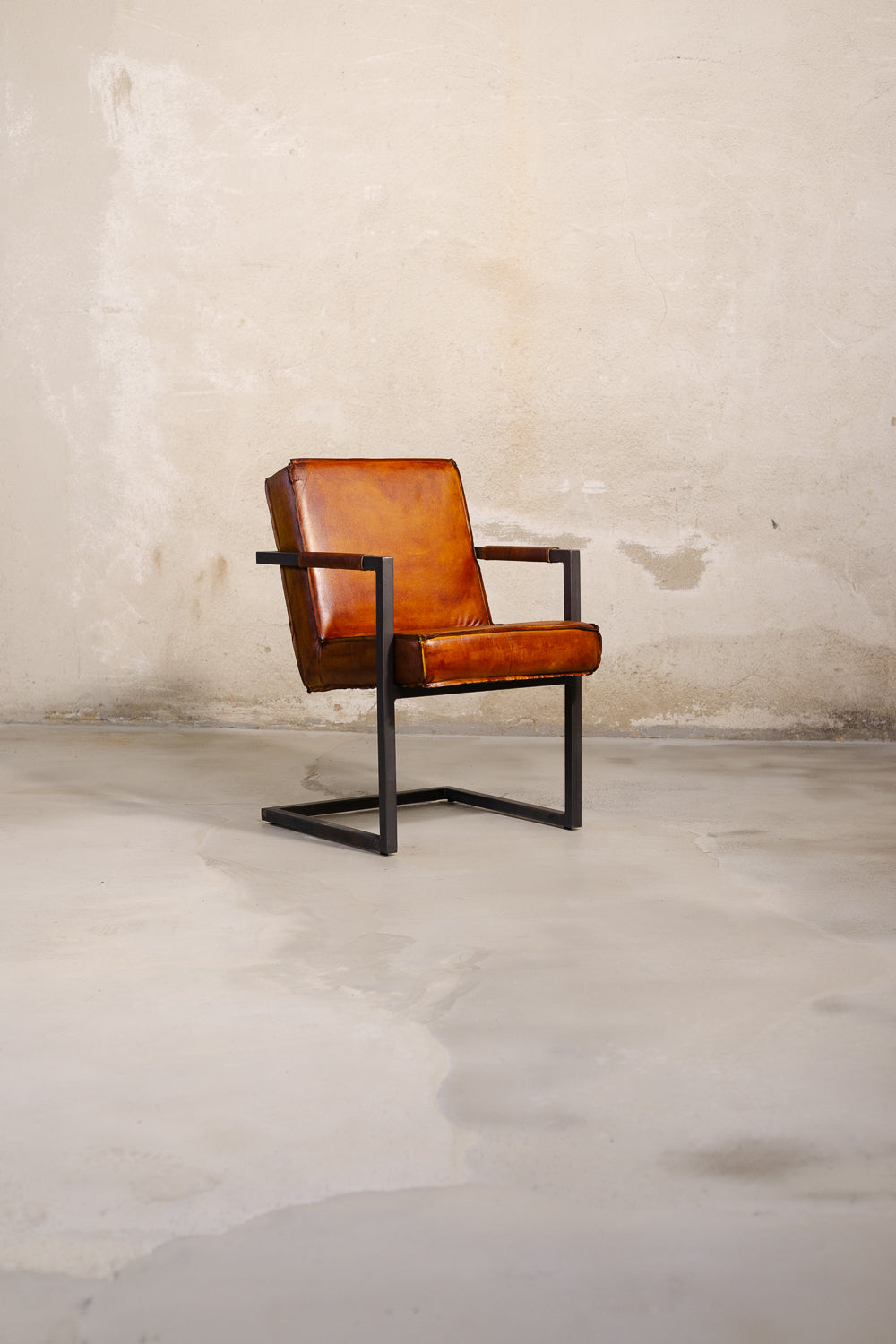 Basie Stuhl JASPAR – Eckig - Klassisch Cognac