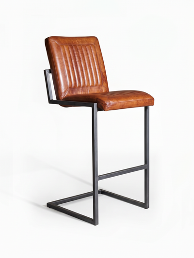 Barhocker „Cadi“ aus Leder in Cognac, Freisteller Vorderansicht