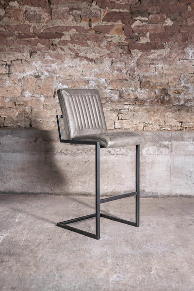 Barhocker „Cadi“ aus Leder in Grau, Vorderansicht