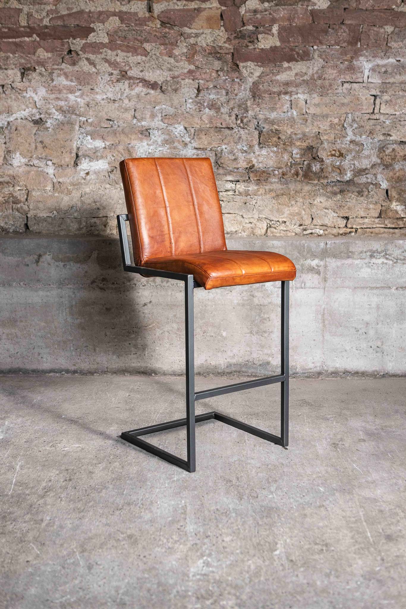 Barhocker COOPER aus Leder in Cognac
