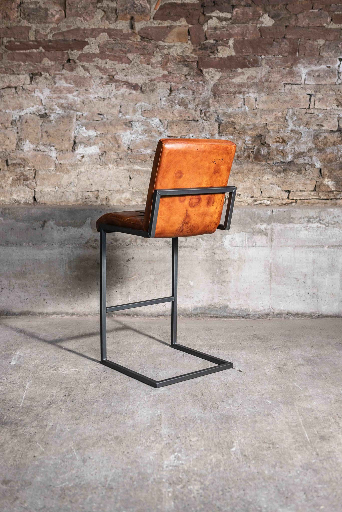 Barhocker FARGO aus Leder in Cognac