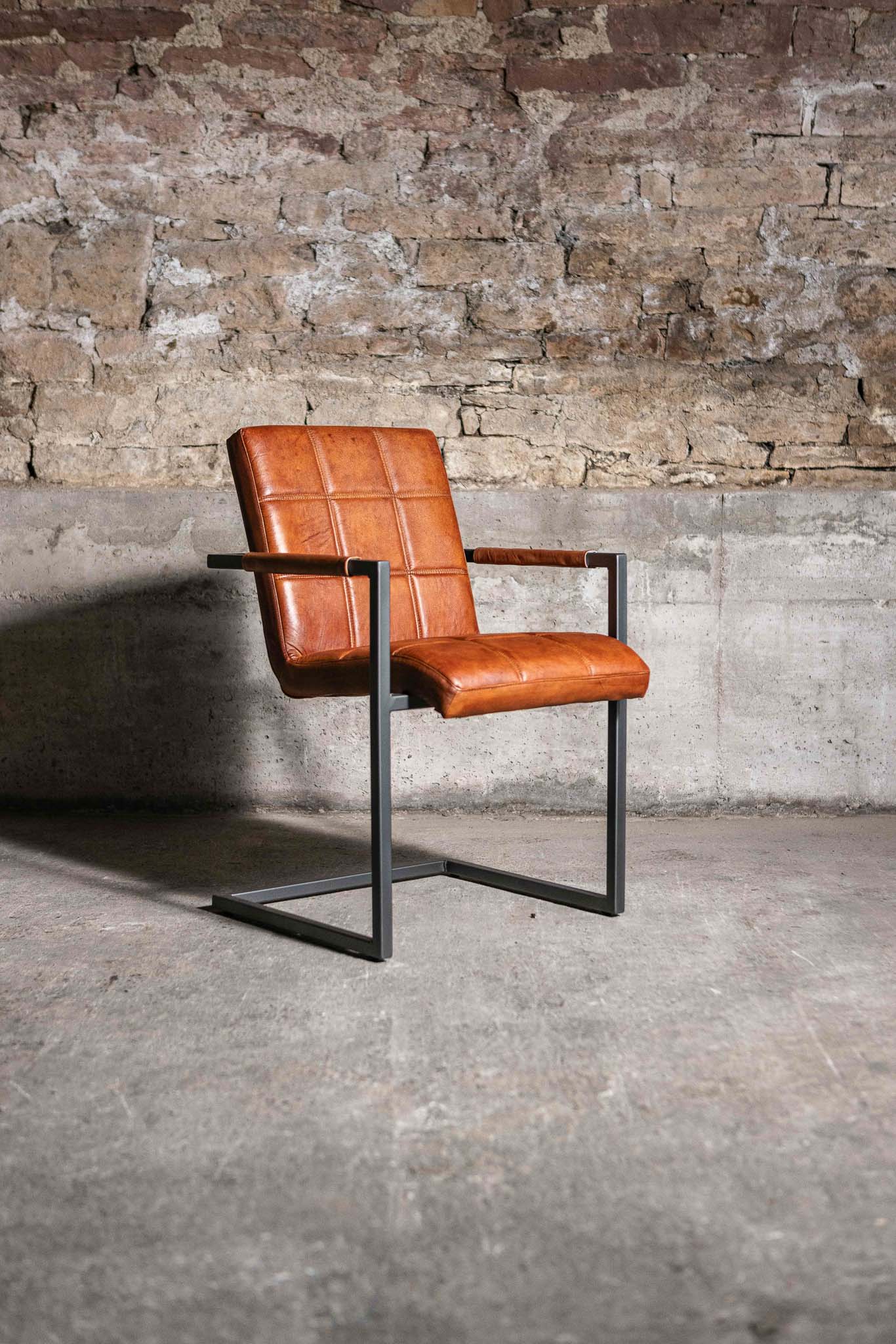 Freischwinger Stuhl FARGO aus Leder in Cognac