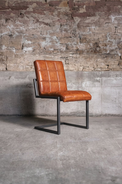 Freischwinger „Fargo“ ohne Armlehne aus Leder in Cognac, Vorderansicht