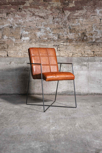 Design Stuhl FARGO aus Leder in Cognac