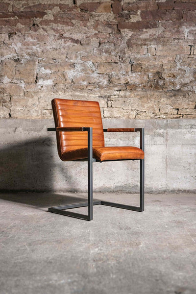 Freischwinger „Sinatra“ mit Armlehne aus echtem Büffelleder in Cognac, Industrial Design