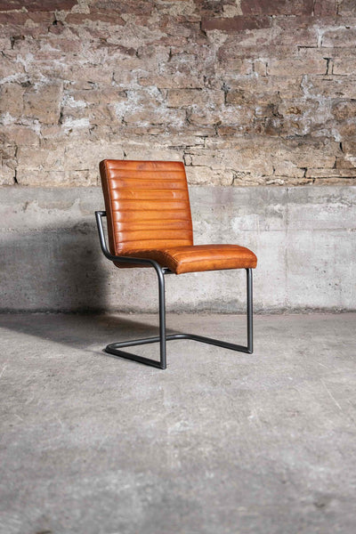 Freischwinger „Sinatra“ aus echtem Büffelleder in Cognac, Industrial Design